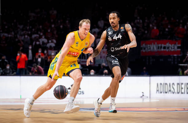 步入职业生 步入职业生